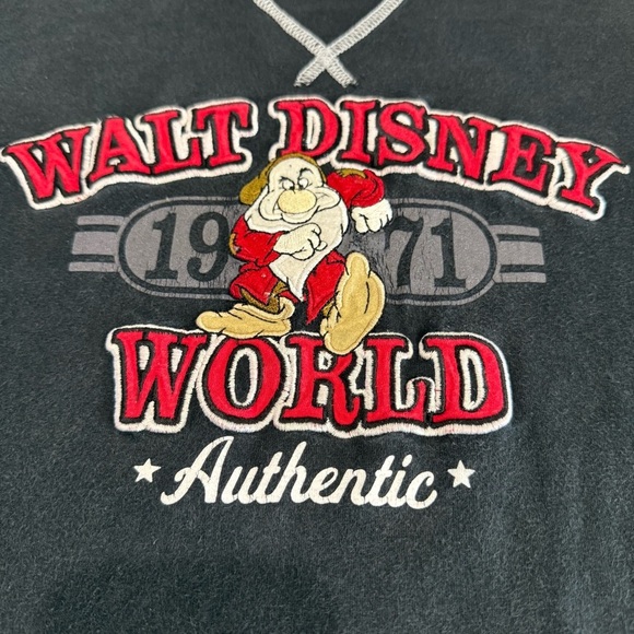 Disney World Grumpy Sweatshirt Black Long Sleeve Appliqué Graphic Men’s Medium - Picture 3 of 10